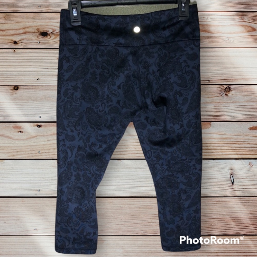 Lululemon athletica Capri cropped pants size 8 floral print blue workout gym - Picture 3 of 10